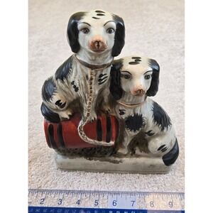 Antique Staffordshire English Spaniel Dogs Figurine Pair Seated‎ on Barrel